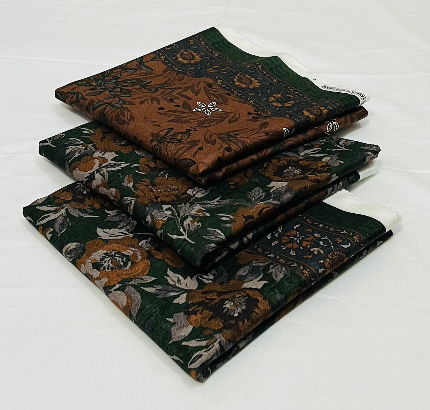 Almirah 💯 Original 3pc Printed Khaddar Collection 1008-WA0005