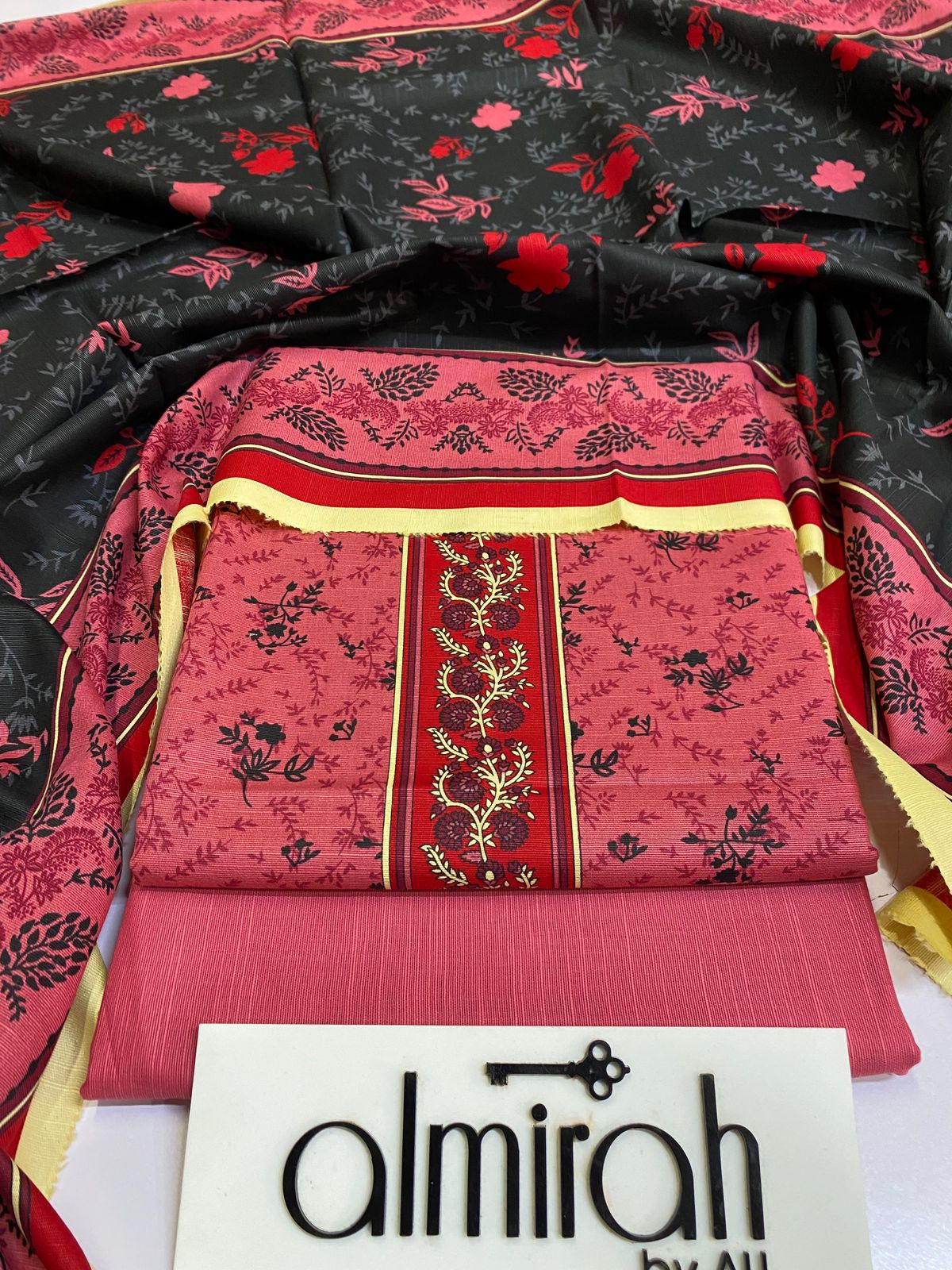 Almirah 💯 Original 3pc Printed Khaddar Collection 1008-WA0015