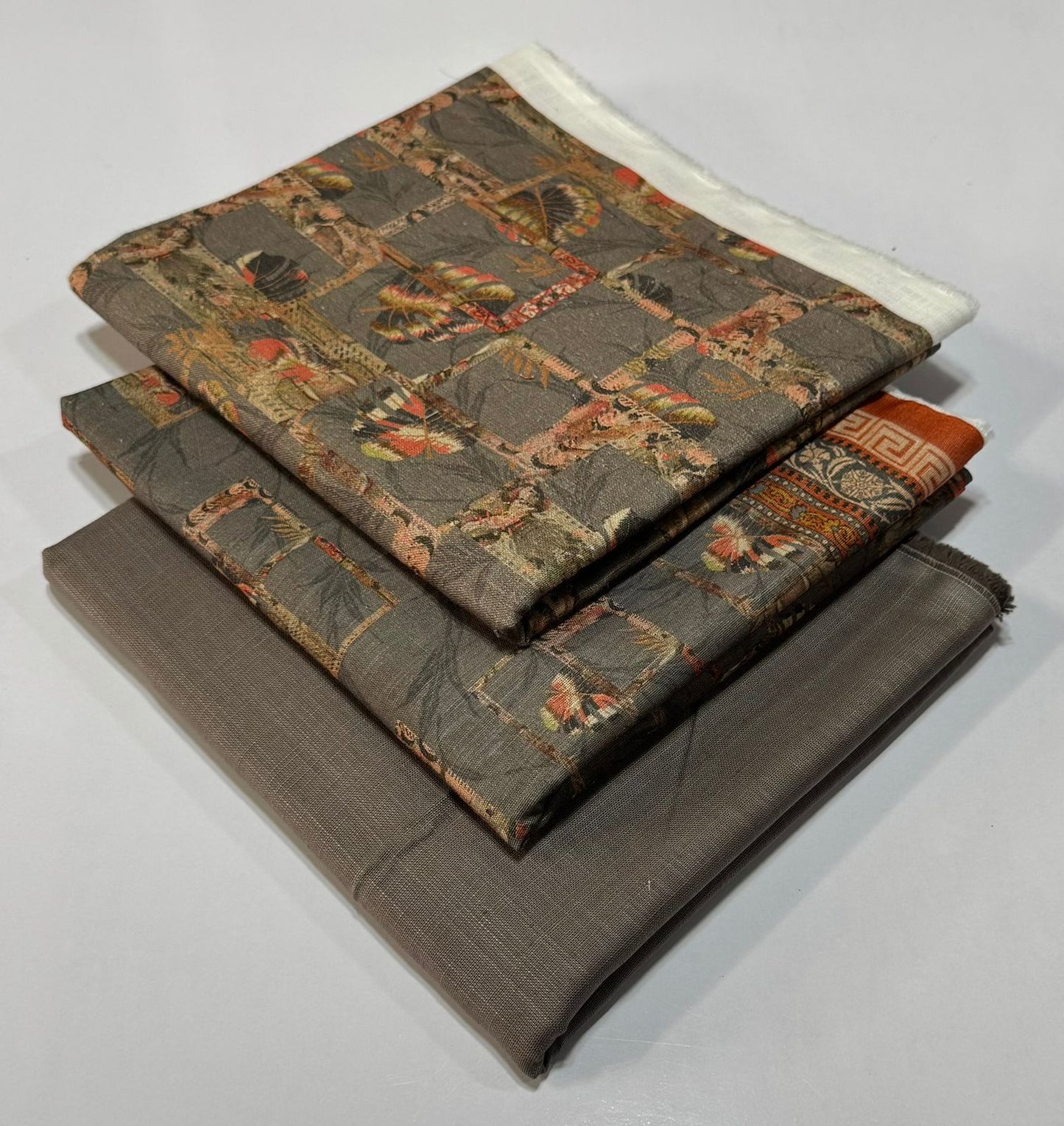 Almirah 💯 Original 3pc Printed Khaddar Collection 1008-WA0061