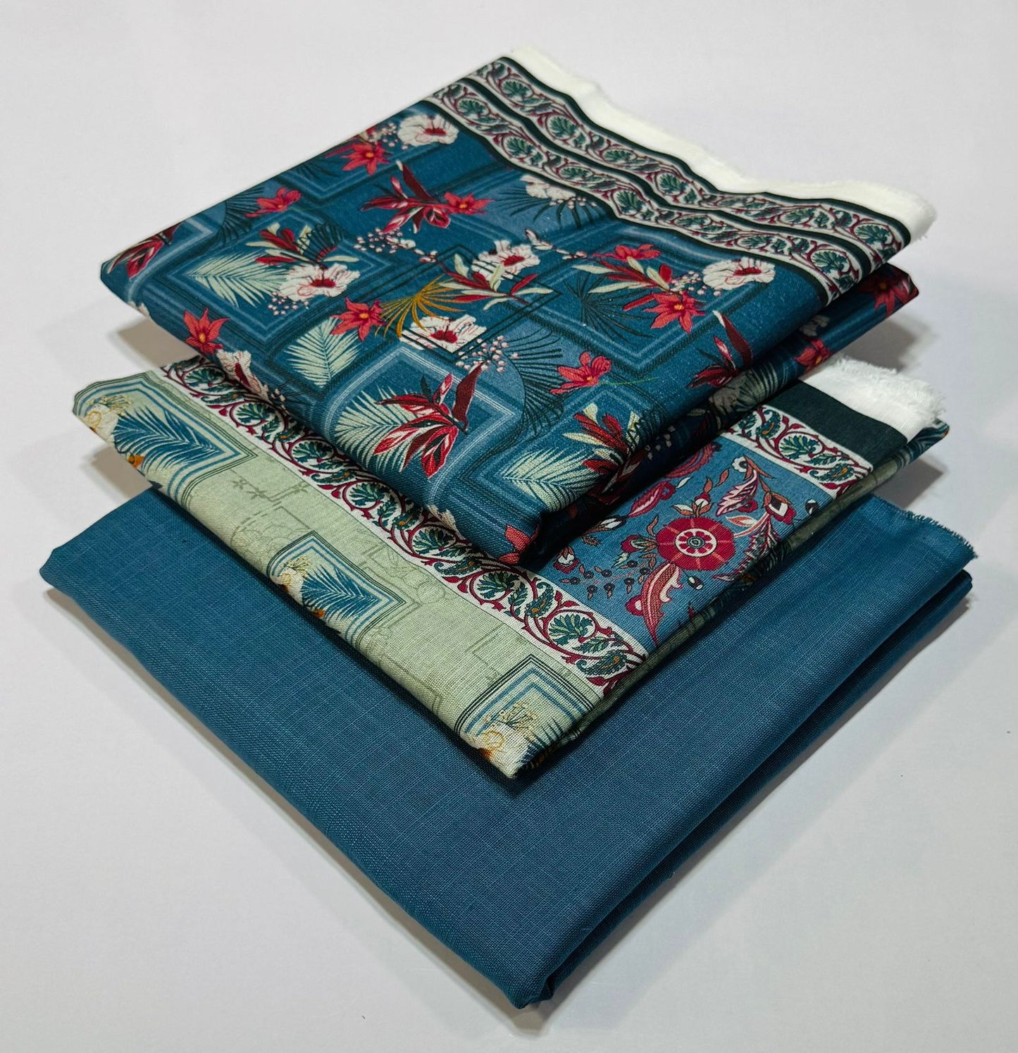 Almirah 💯 Original 3pc Printed Khaddar Collection 1008-WA0065