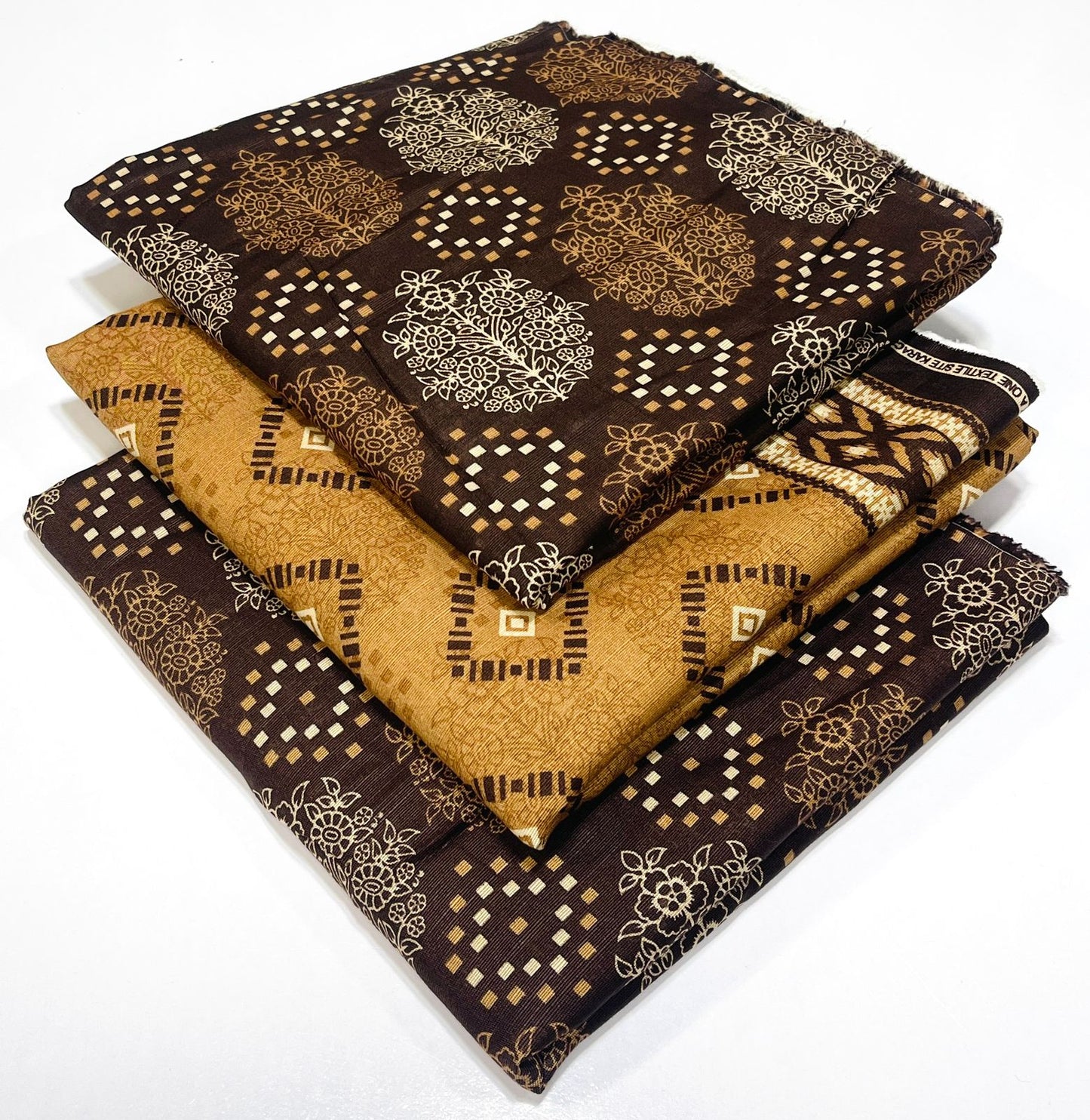 Almirah 💯 Original 3pc Printed Khaddar Collection