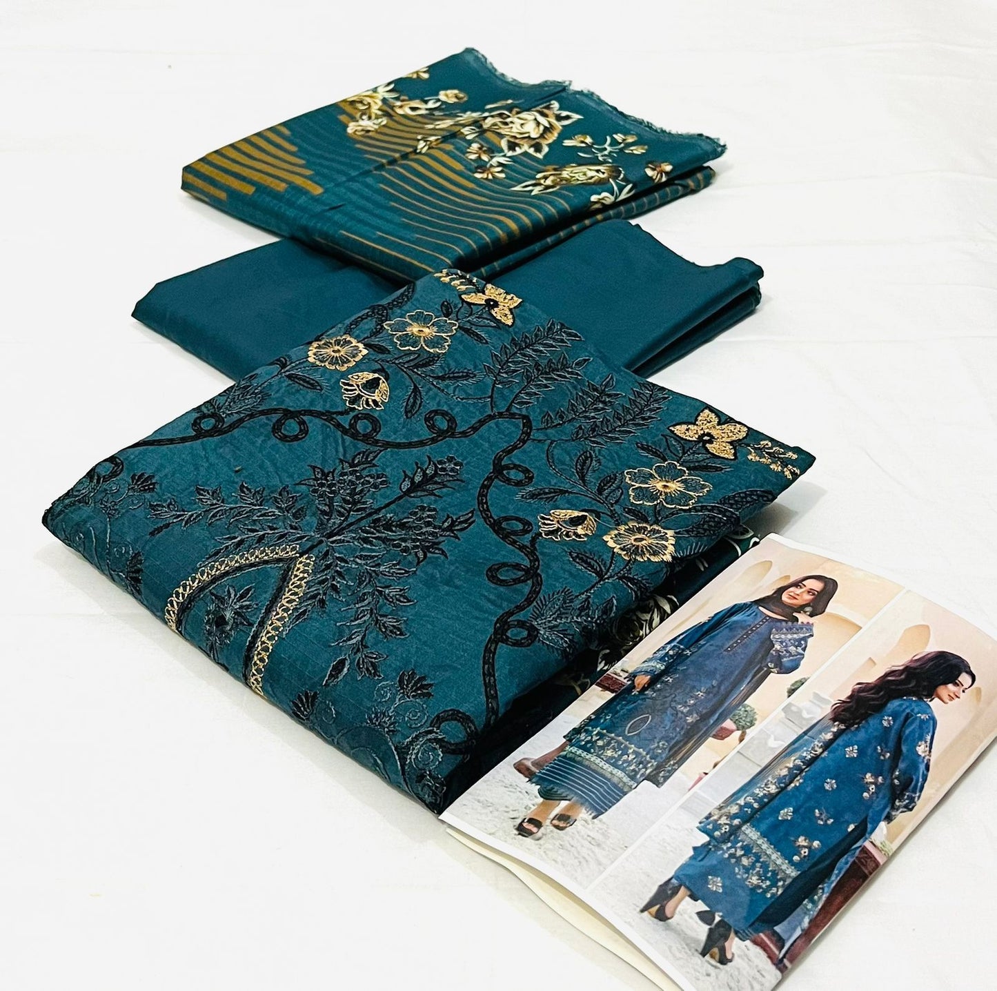 AZURA Original 3 Piece Embroidered Lenin Bana Dora Collection