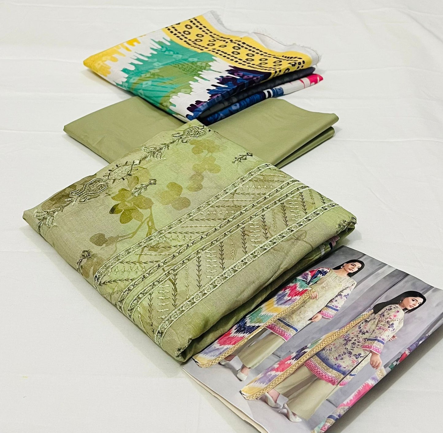 AZURA Original 3 Piece Embroidered Lenin Bana Dora Collection