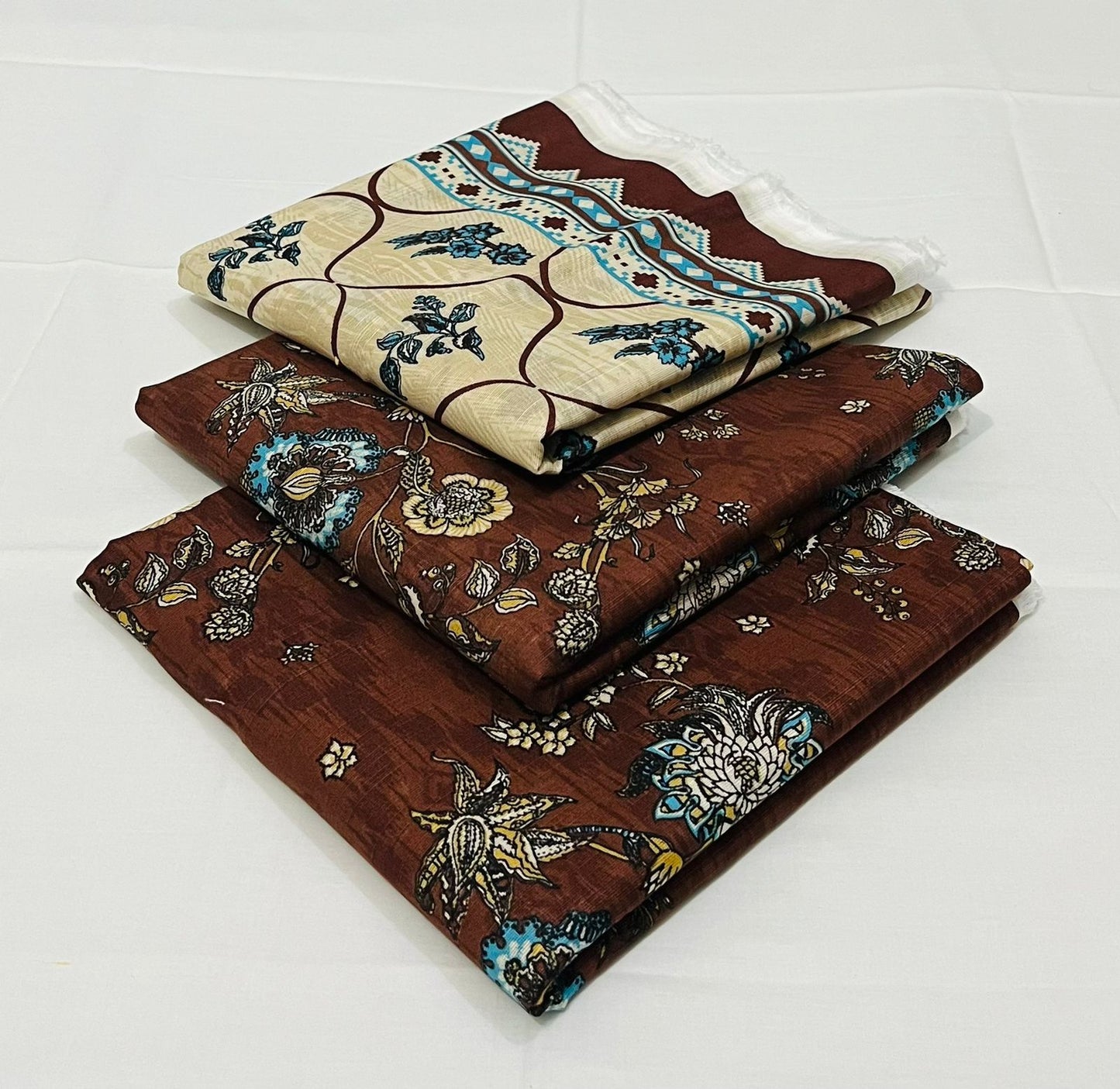 Almirah 💯 Original 3pc Printed Khaddar Collection 1008-WA0009