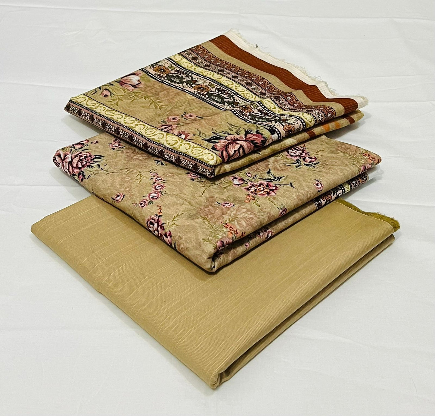 Almirah 💯 Original 3pc Printed Khaddar Collection 1008-WA0035