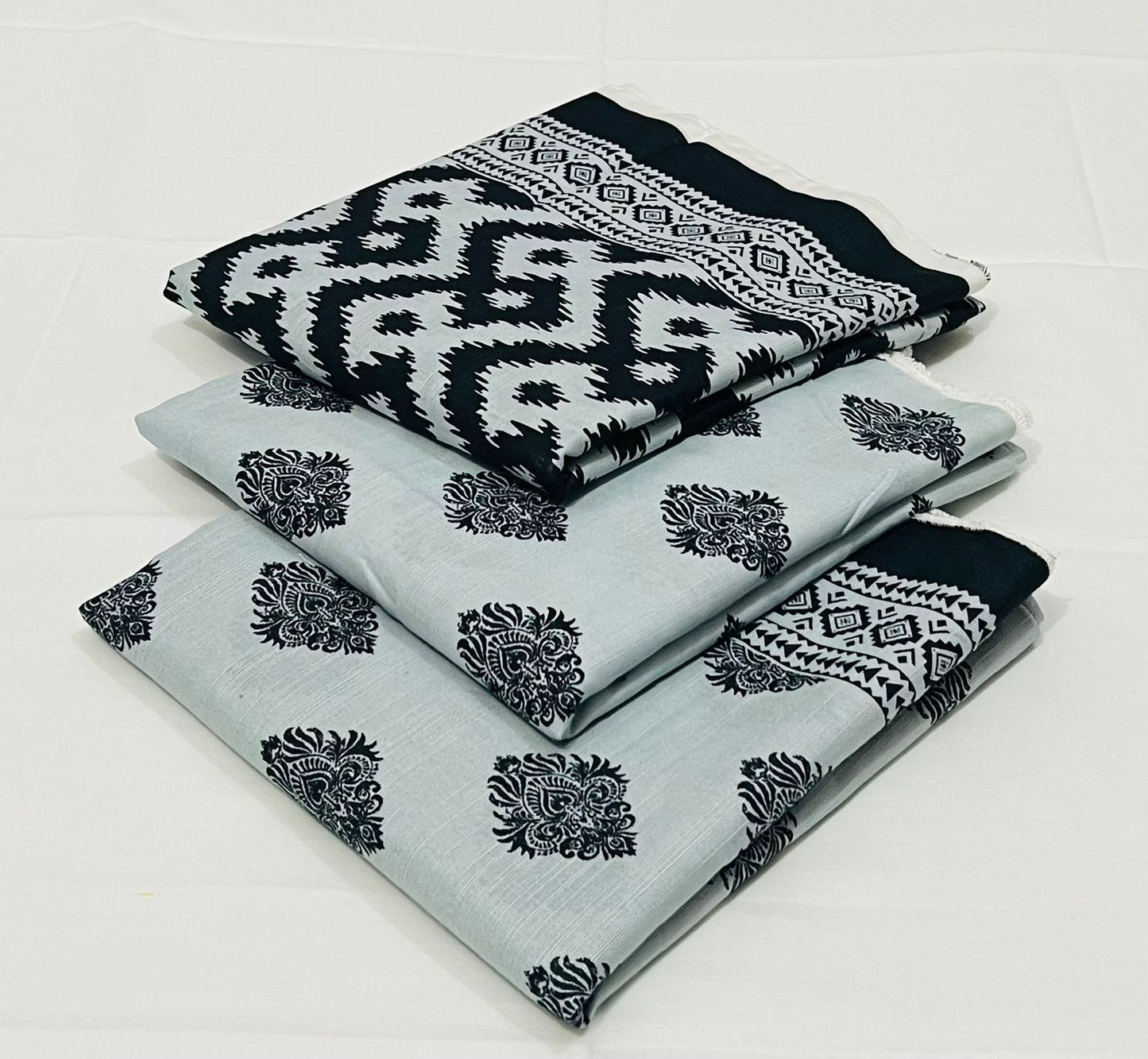 Almirah 💯 Original 3pc Printed Khaddar Collection 1008-WA0042