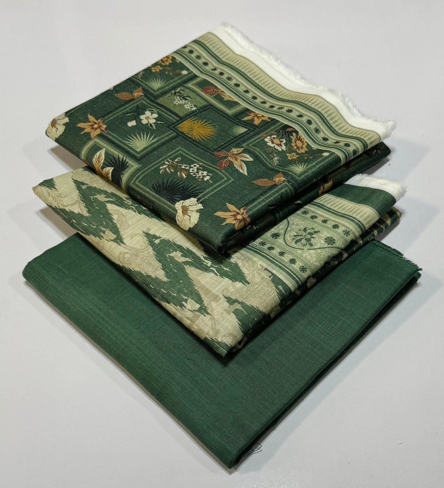 Almirah 💯 Original 3pc Printed Khaddar Collection 1008-WA0056