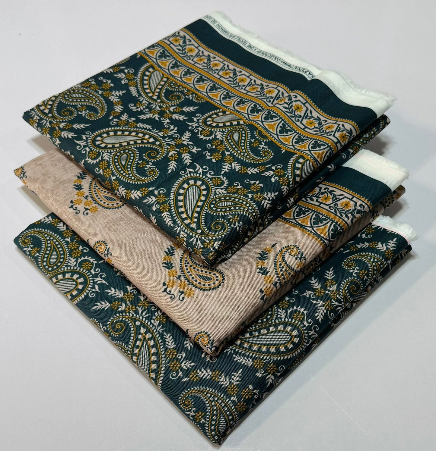 Almirah 💯 Original 3pc Printed Khaddar Collection 1008-WA0064