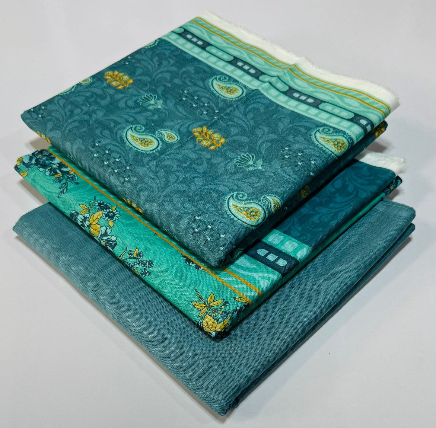 Almirah 💯 Original 3pc Printed Khaddar Collection 1008-WA0066